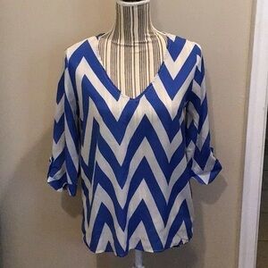 Everly Chevron Tunic Top Size Small